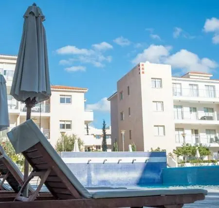 Elysia Park Beautiful Appartamento Paphos