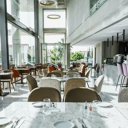 Appartamento Elysia Park Beautiful Paphos